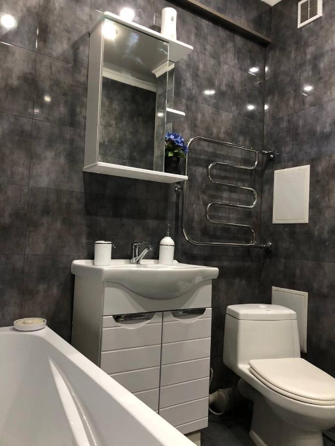 с шикарным видом на горы в Apartment Almaty